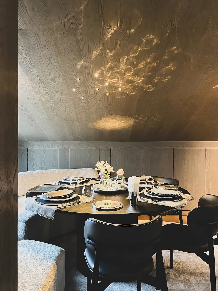 Acarkent T. House Dining Area