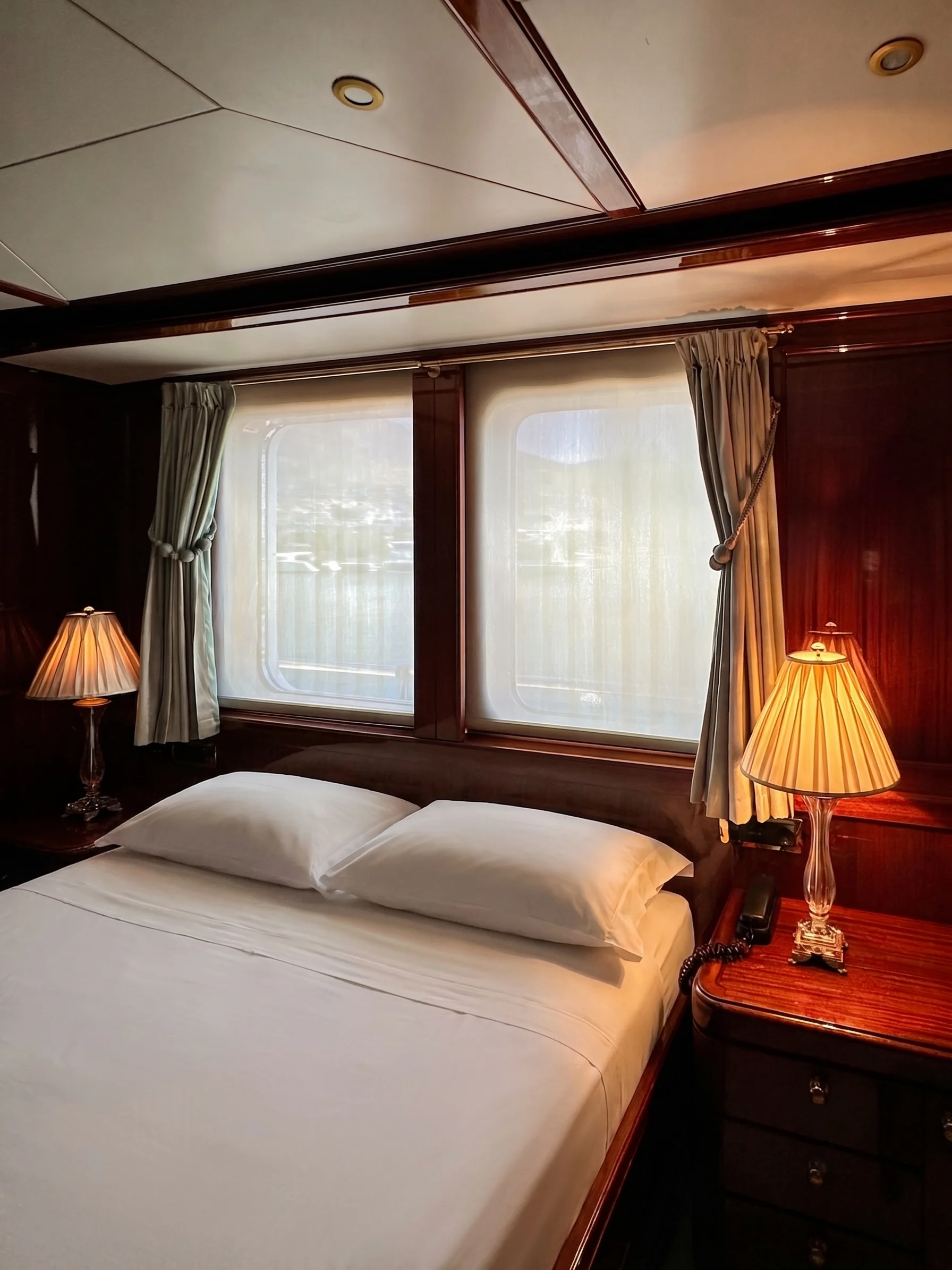 J. Yacht Slider 4